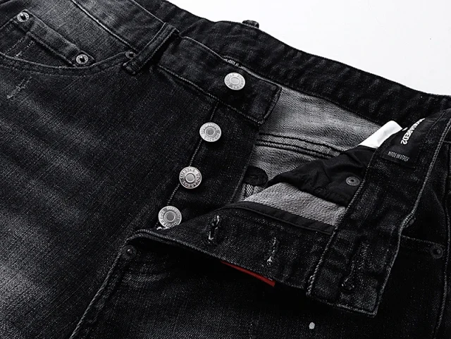 Dsquared2 Shorts Distressed washed denim product detail image 4
