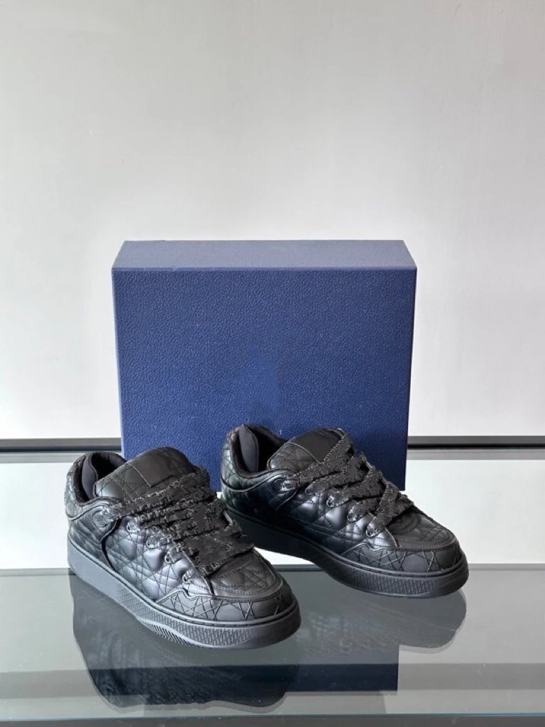 Unbranded Sneakers Low-Top Quilted Lace-Up — Black
