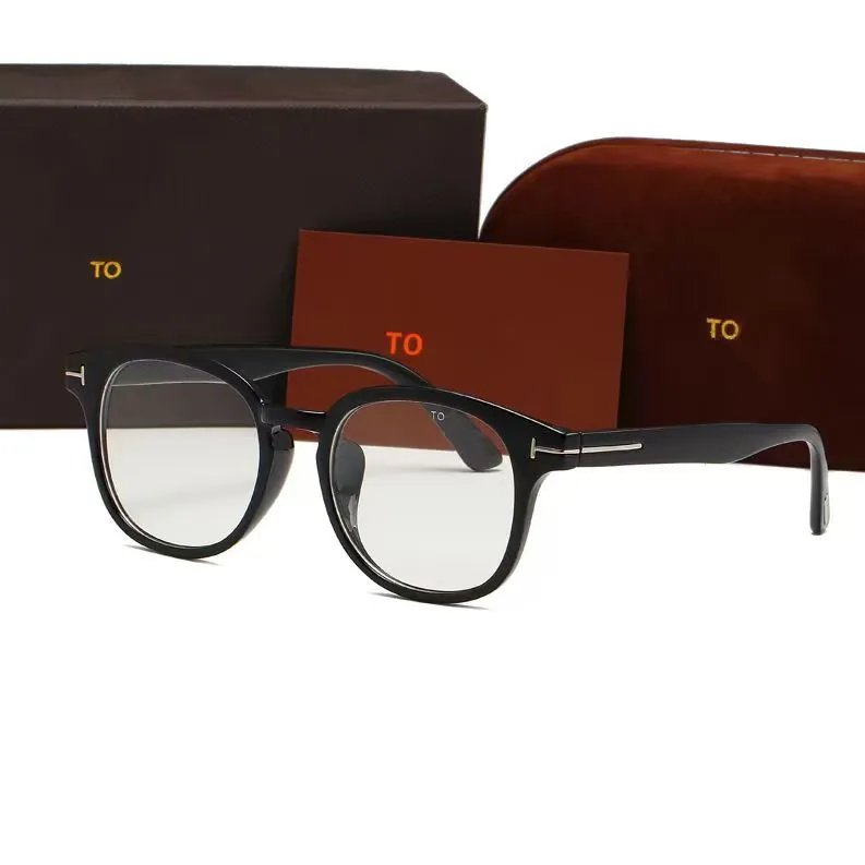 Tom Ford Eyewear Square-frame sunglasses with T-shaped metal temple accents image 5