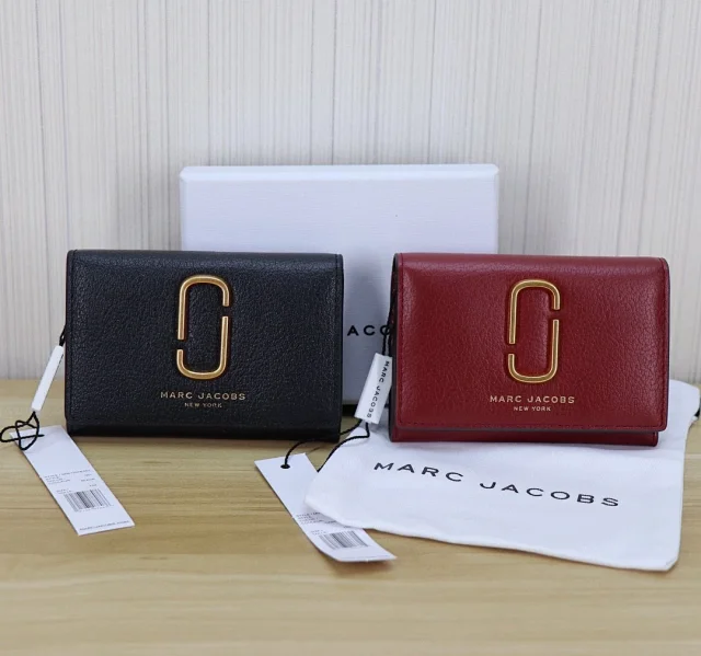Marc Jacobs Wallets & Card Holders Compact bifold wallet with gold Double J hardware product detail image 1