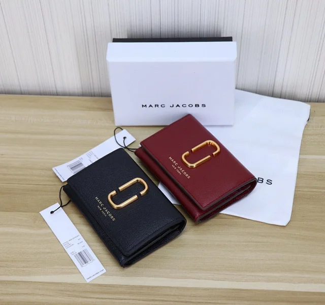 Marc Jacobs Wallets & Card Holders Compact bifold wallet with gold Double J hardware product detail image 4