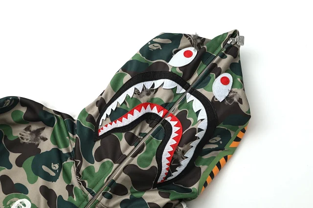 BAPE Jackets Camouflage Shark Full-Zip Hooded Jacket product detail image 4