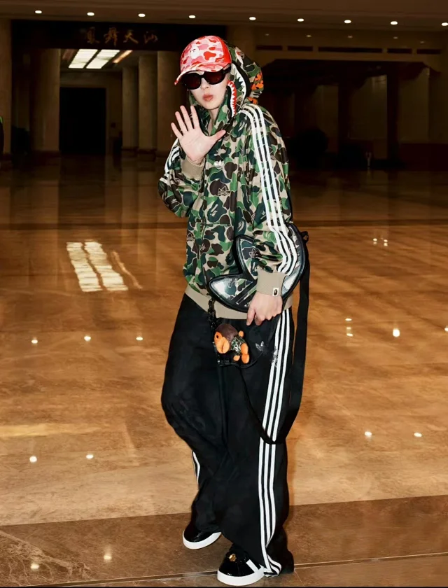 BAPE Jackets Camouflage Shark Full-Zip Hooded Jacket product detail image 1