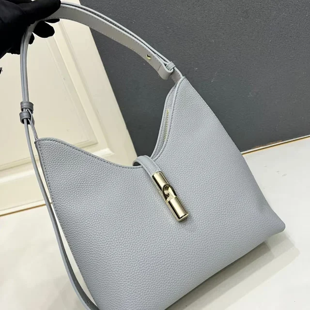 Unbranded Shoulder Bags 1H8949 pebbled hobo bag with adjustable strap and metal clasp product detail image 4