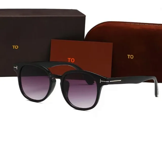 Tom Ford Eyewear Square-frame sunglasses with T-shaped metal temple accents product detail image 2