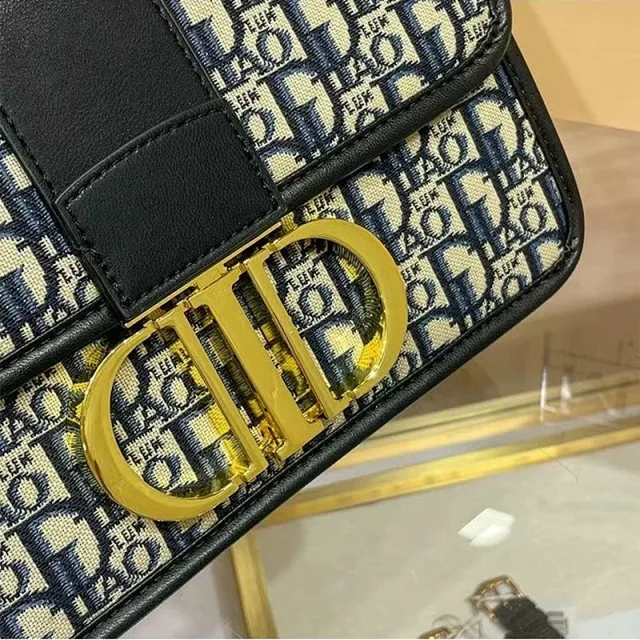 Dior Crossbody Bags Flap Chain Bag product detail image 16