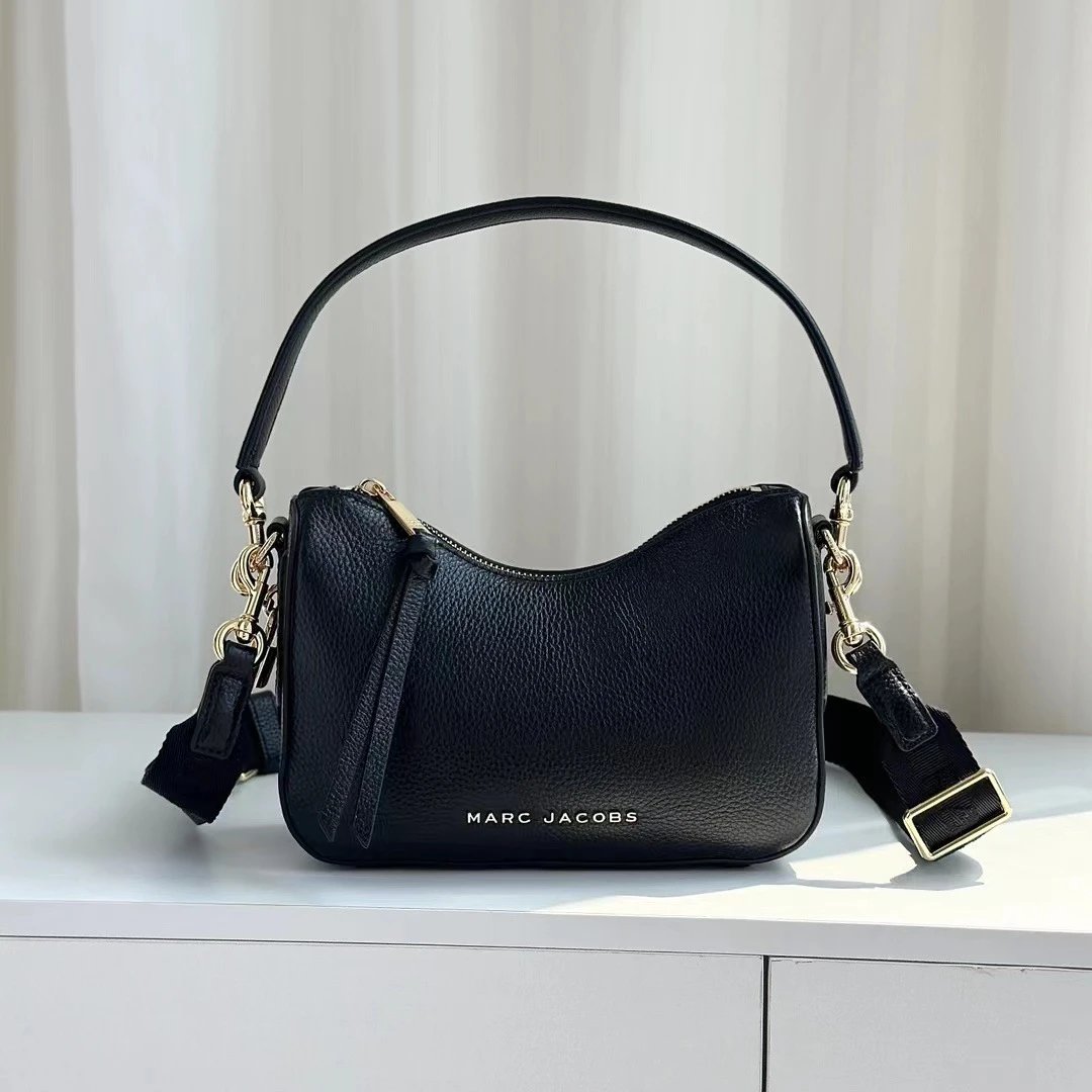 Marc Jacobs Shoulder Bags Pebbled Zip Hobo — Small size, black color 23/16/8 cm