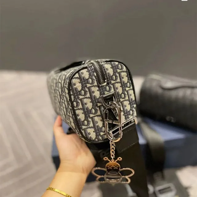 Dior Crossbody Bags Cylindrical Oblique Canvas Bag product detail image 6