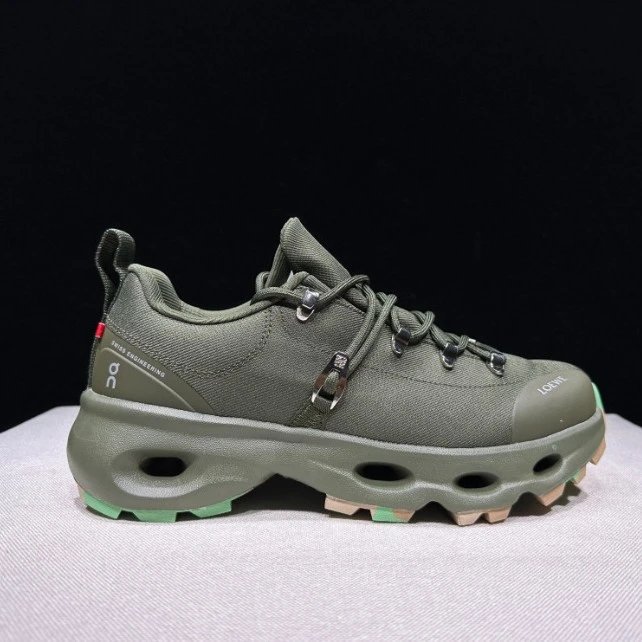 On Sneakers Low-Top Trail with Lugged Sole image 3