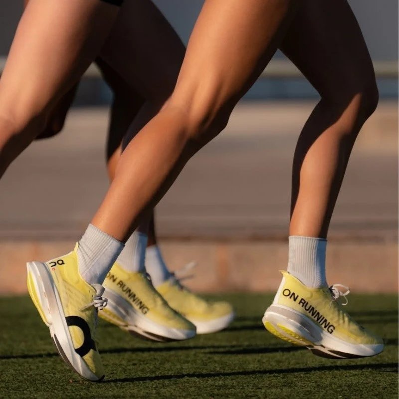 On Sneakers Cloudspike Amplius image 3
