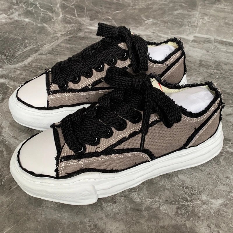 Unbranded Sneakers Low-top distressed canvas with thick soles — gray