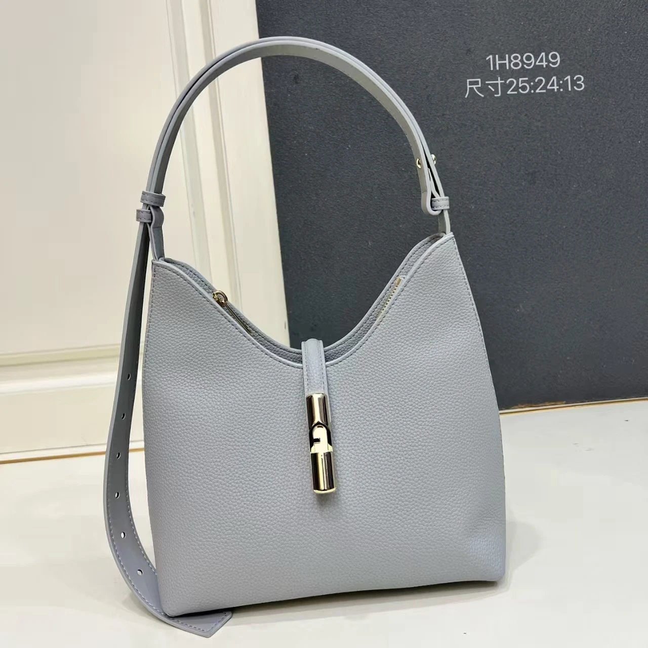 Unbranded Shoulder Bags 1H8949 pebbled hobo bag with adjustable strap and metal clasp — gray