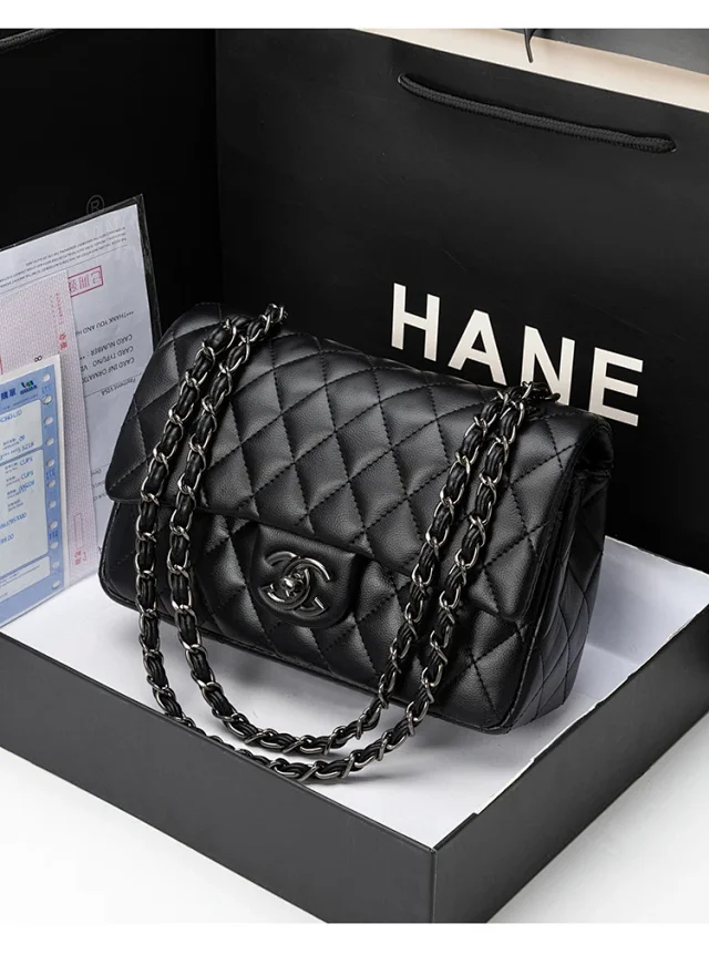 Chanel Crossbody Bags Quilted Flap Chain Strap product detail image 1