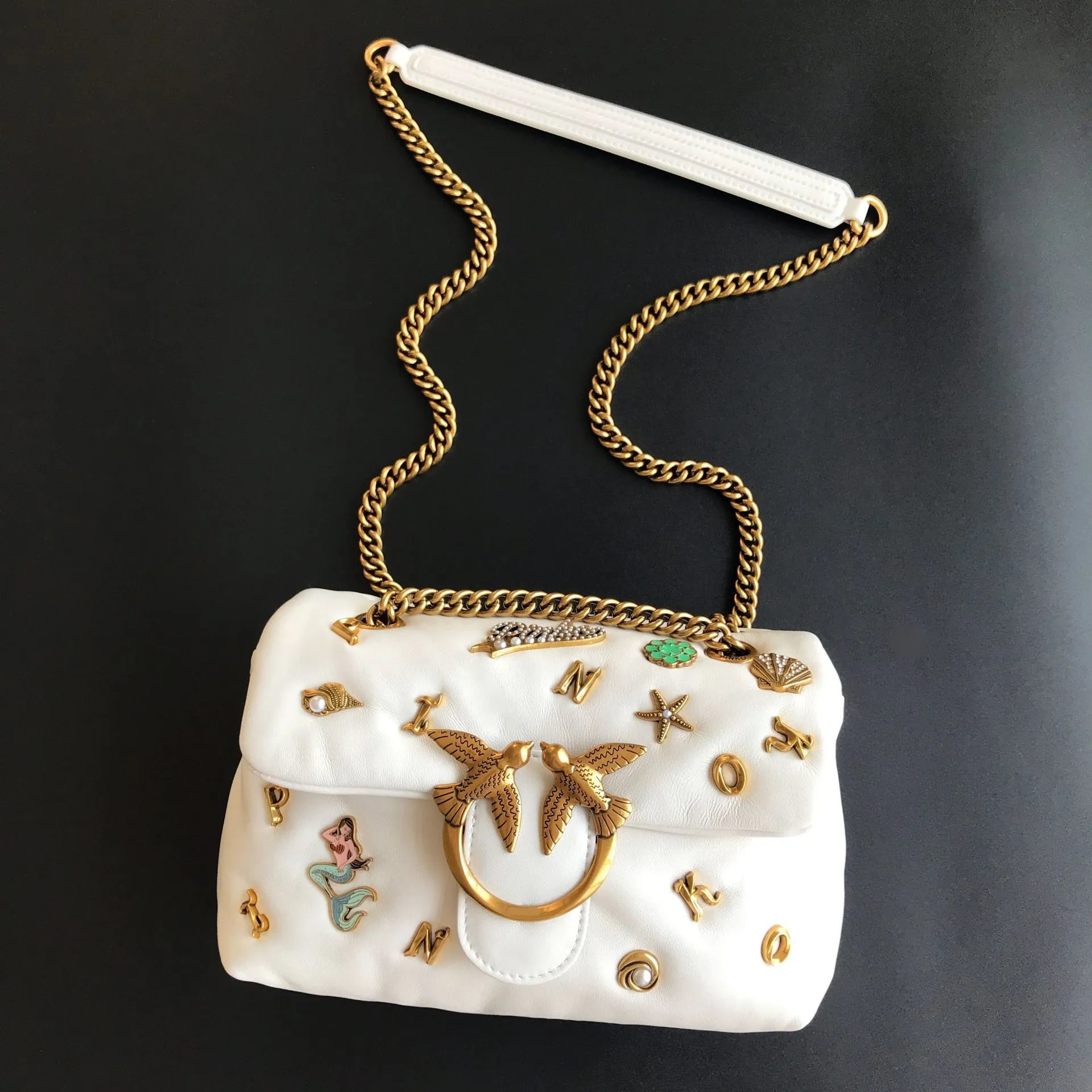 Pinko Crossbody Bags Padded quilted bag with double-bird clasp and chain strap — Mermaid white small size