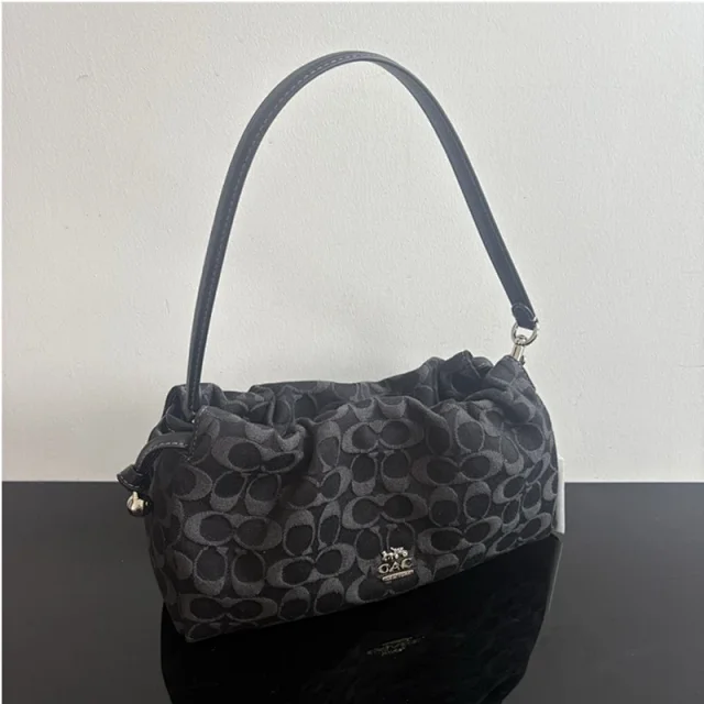 Coach Signature C canvas drawstring bag product detail image 2