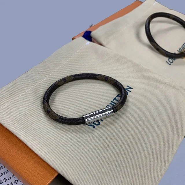 Louis Vuitton Jewelry Monogram canvas cord bracelet with cylindrical clasp product detail image 5