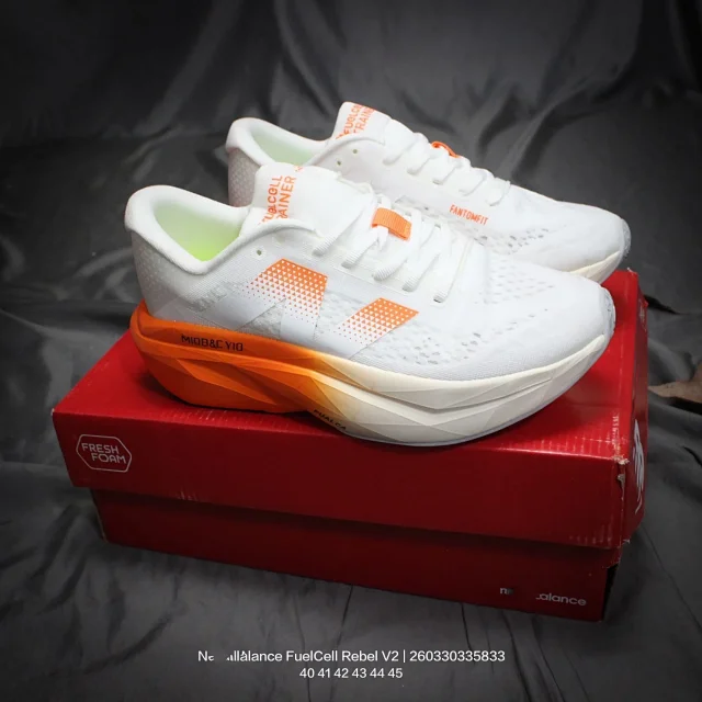New Balance Sneakers FuelCell Rebel v2 product detail image 6