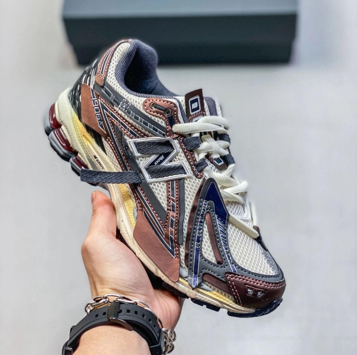 New Balance Sneakers 1906A distressed deconstructed design with ribbon laces — 19