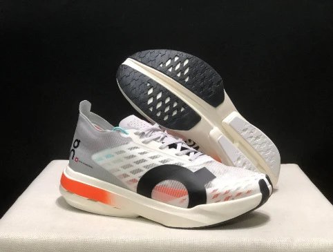 On Sneakers Cloudspike Amplius — 9