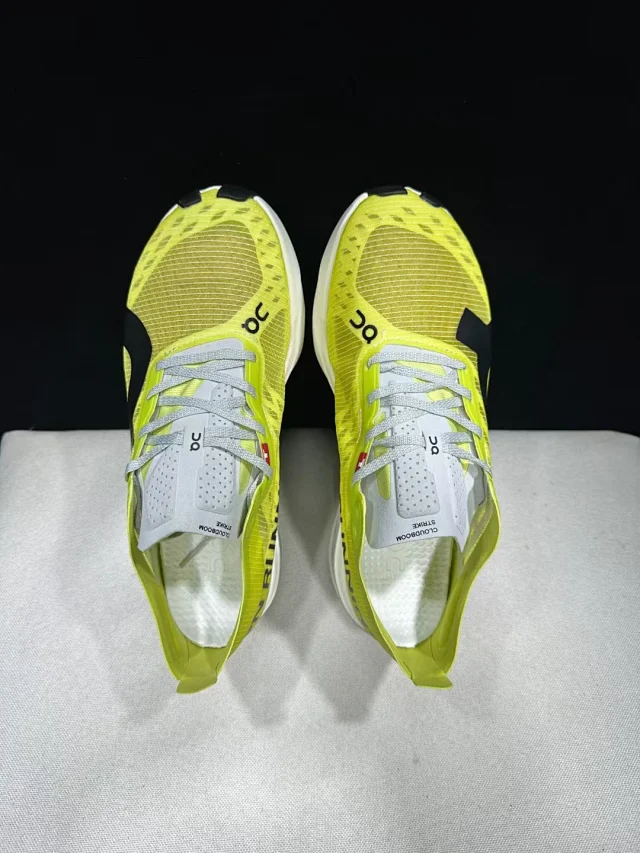 On Sneakers Cloudspike Amplius product detail image 7
