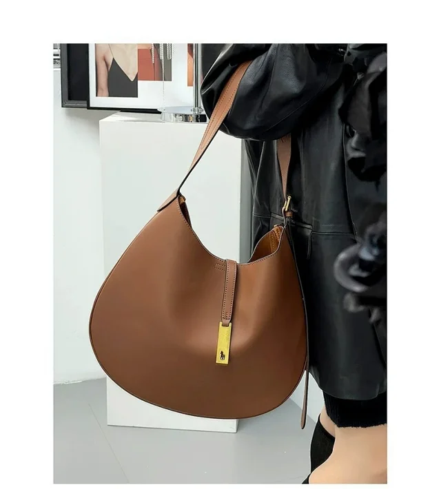 Ralph Lauren Shoulder Bags Crescent Hobo Bag with Gold Logo Plaque product detail image 7