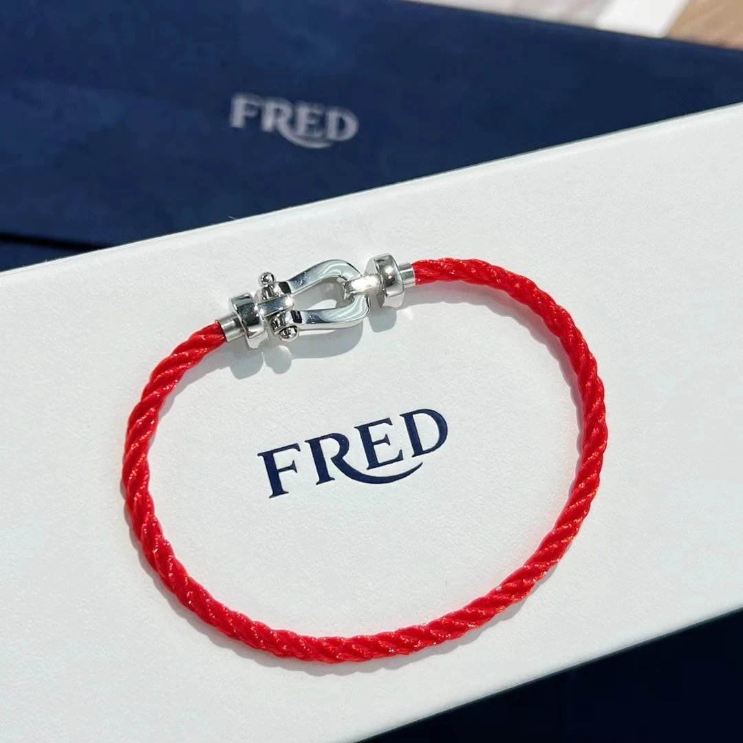 FRED Jewelry Force 10 braided cord buckle bracelet — Medium-sized light white gold red rope
