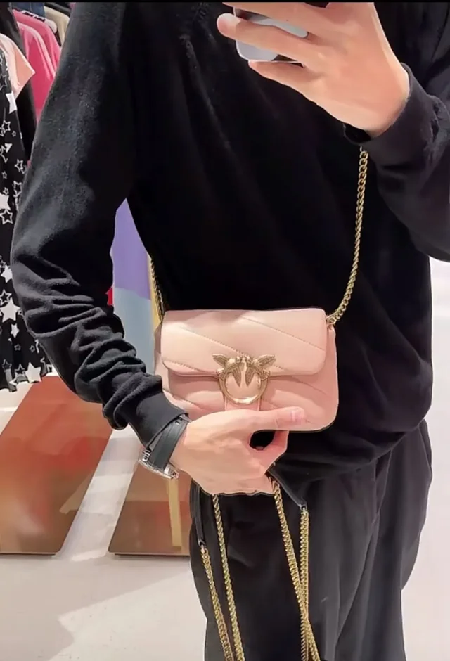 Pinko Crossbody Bags Padded quilted bag with double-bird clasp and chain strap product detail image 29