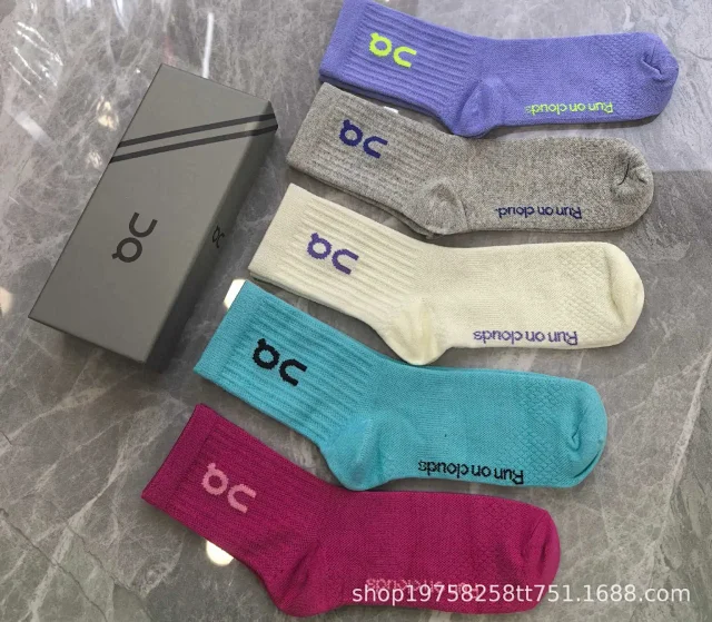 On Socks 5-Pair Logo Crew product detail image 3