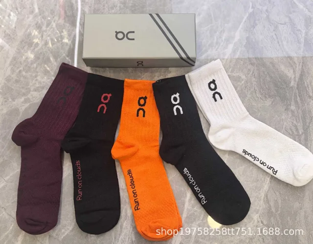 On Socks 5-Pair Logo Crew product detail image 9