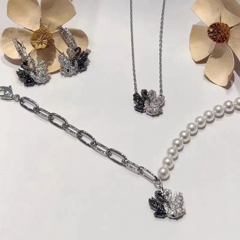 Unbranded Jewelry Swan Crystal image 2