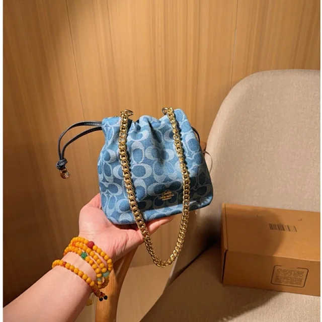 Coach Signature C canvas drawstring bag product detail image 9