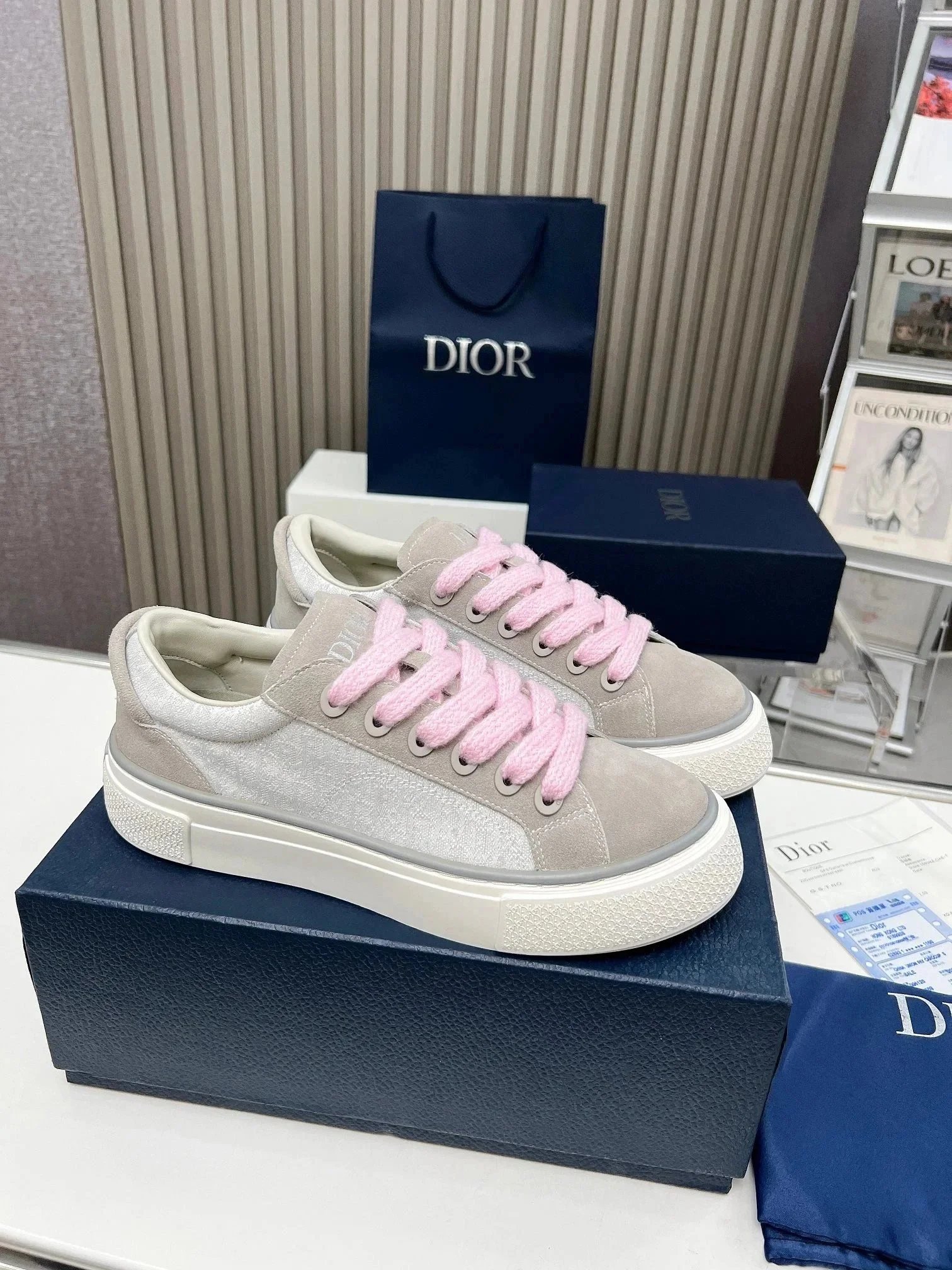 Dior Sneakers B33 low-top lace-up with Oblique panels — Khaki powder tape