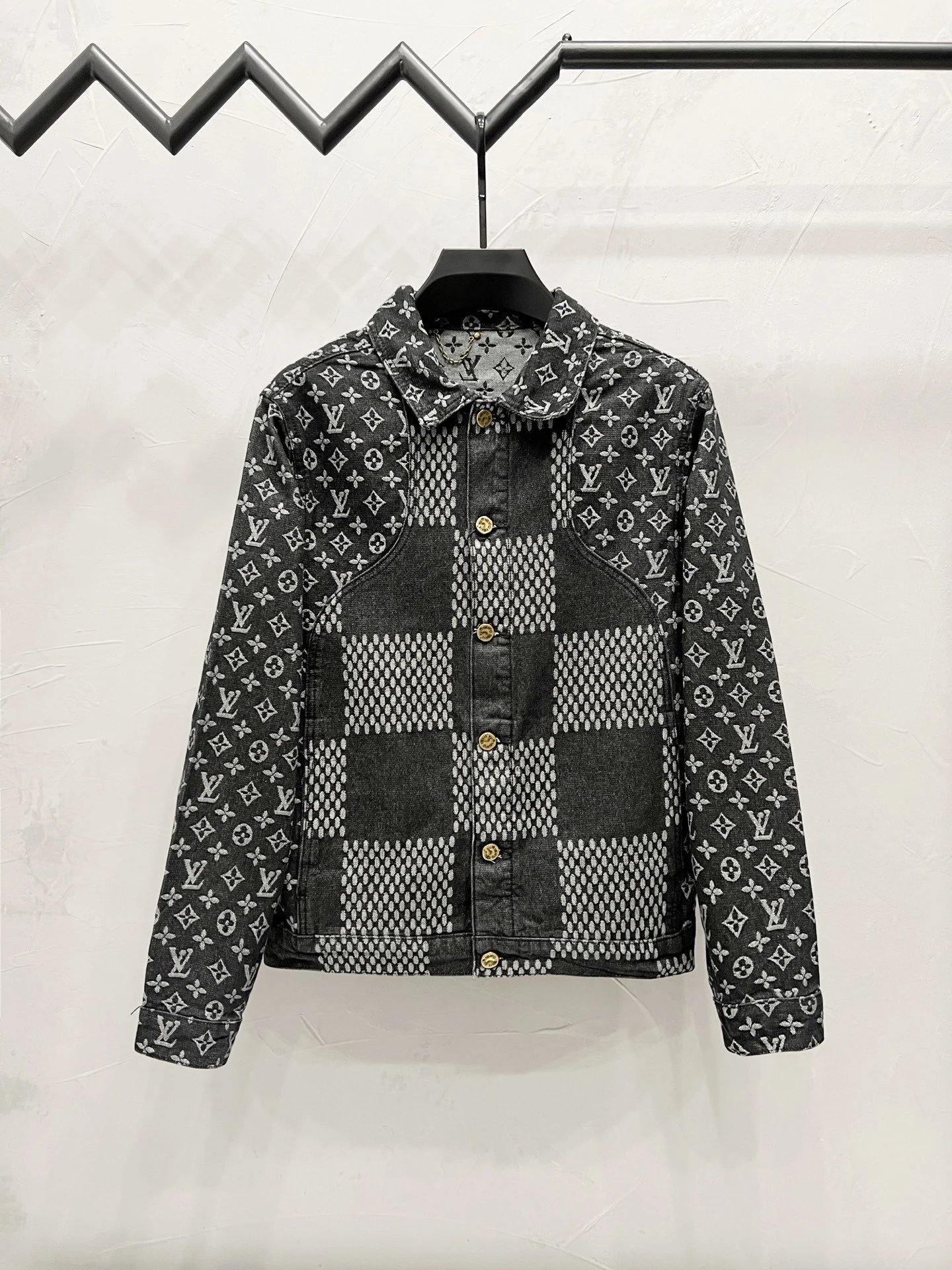 Louis Vuitton Patterned Denim Jeans — M804