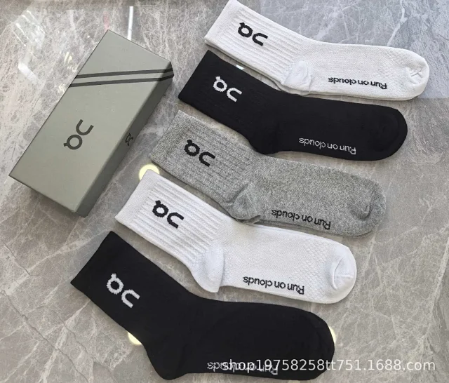 On Socks 5-Pair Logo Crew product detail image 13