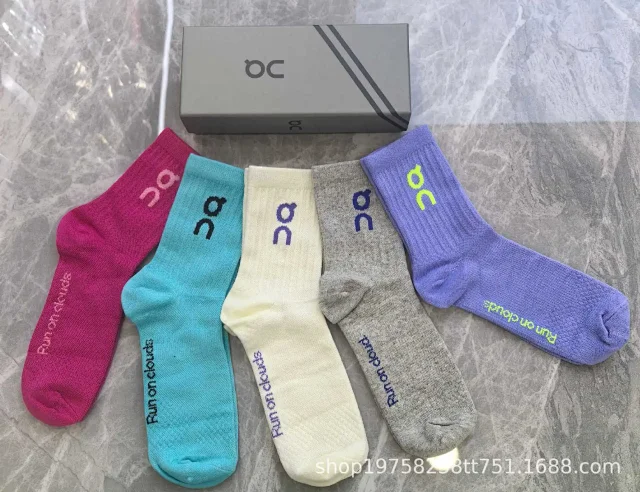 On Socks 5-Pair Logo Crew product detail image 4