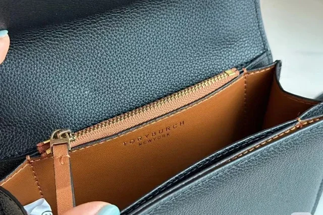 Tory Burch Crossbody Bags Double T flap bag product detail image 17