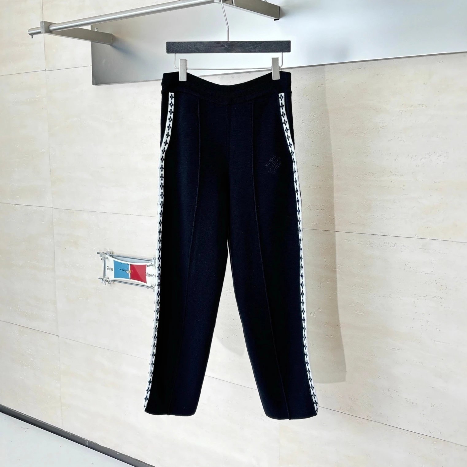 Unbranded Contrast-trim knit cardigan and trousers image 3