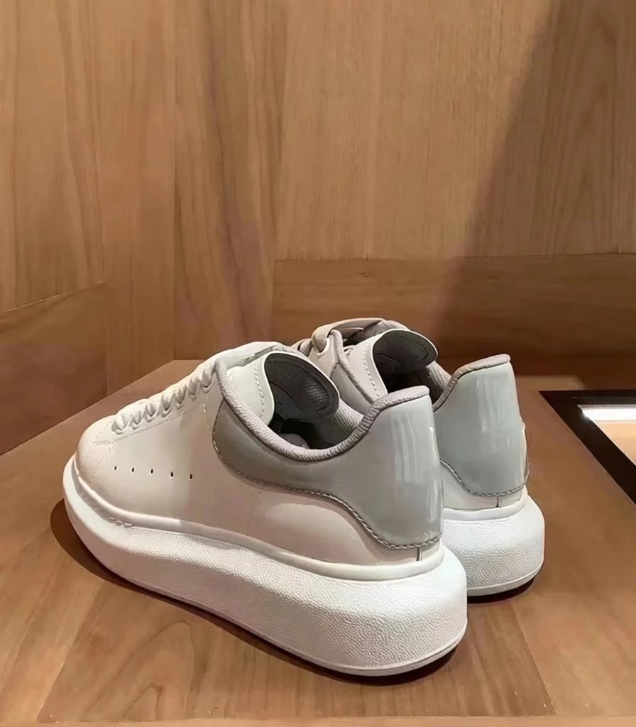 Alexander McQueen Sneakers Oversized low-top — Jelly Gray