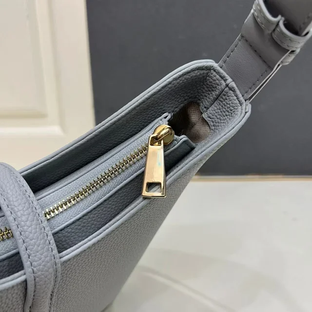Unbranded Shoulder Bags 1H8949 pebbled hobo bag with adjustable strap and metal clasp product detail image 8