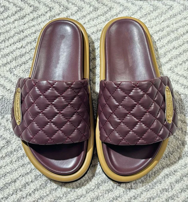 Unbranded Slippers Quilted Platform Slide product detail image 1