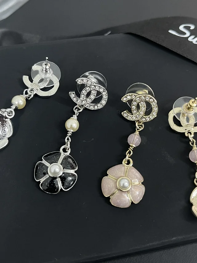 Chanel Jewelry Rhinestone Double C Floral Drop Earrings product detail image 4