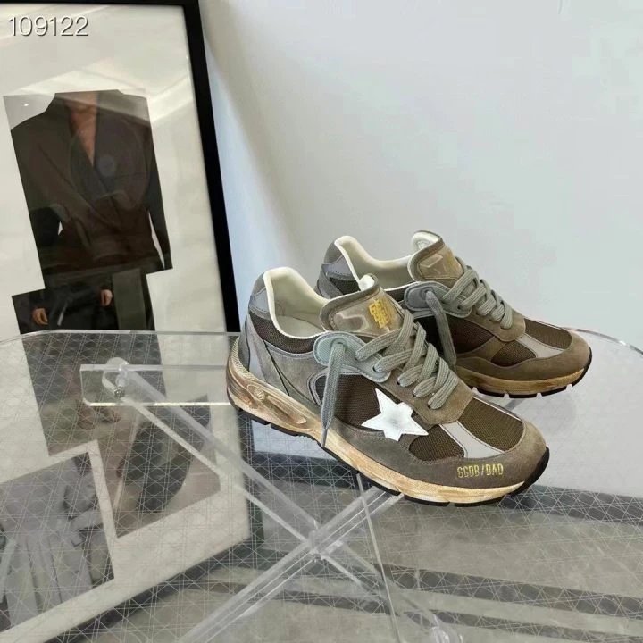 Golden Goose Sneakers Dad-Star Star-Panel — Lead color