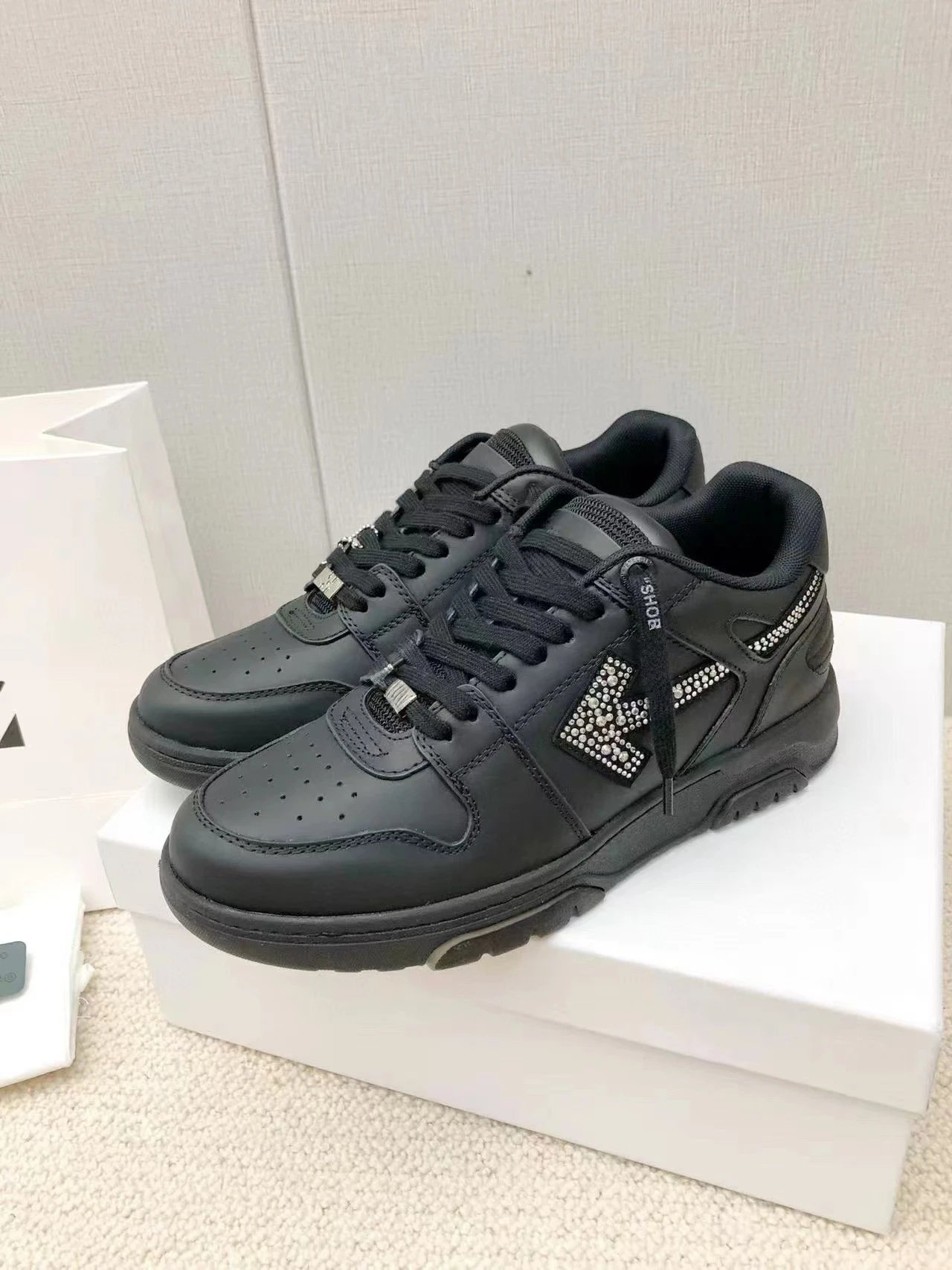 Off-White Sneakers Rhinestone Arrow Low-Top — 5