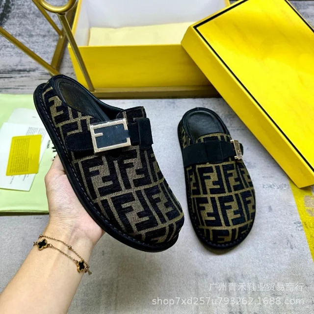 Fendi Slippers FF Monogram Buckle Mule product detail image 10