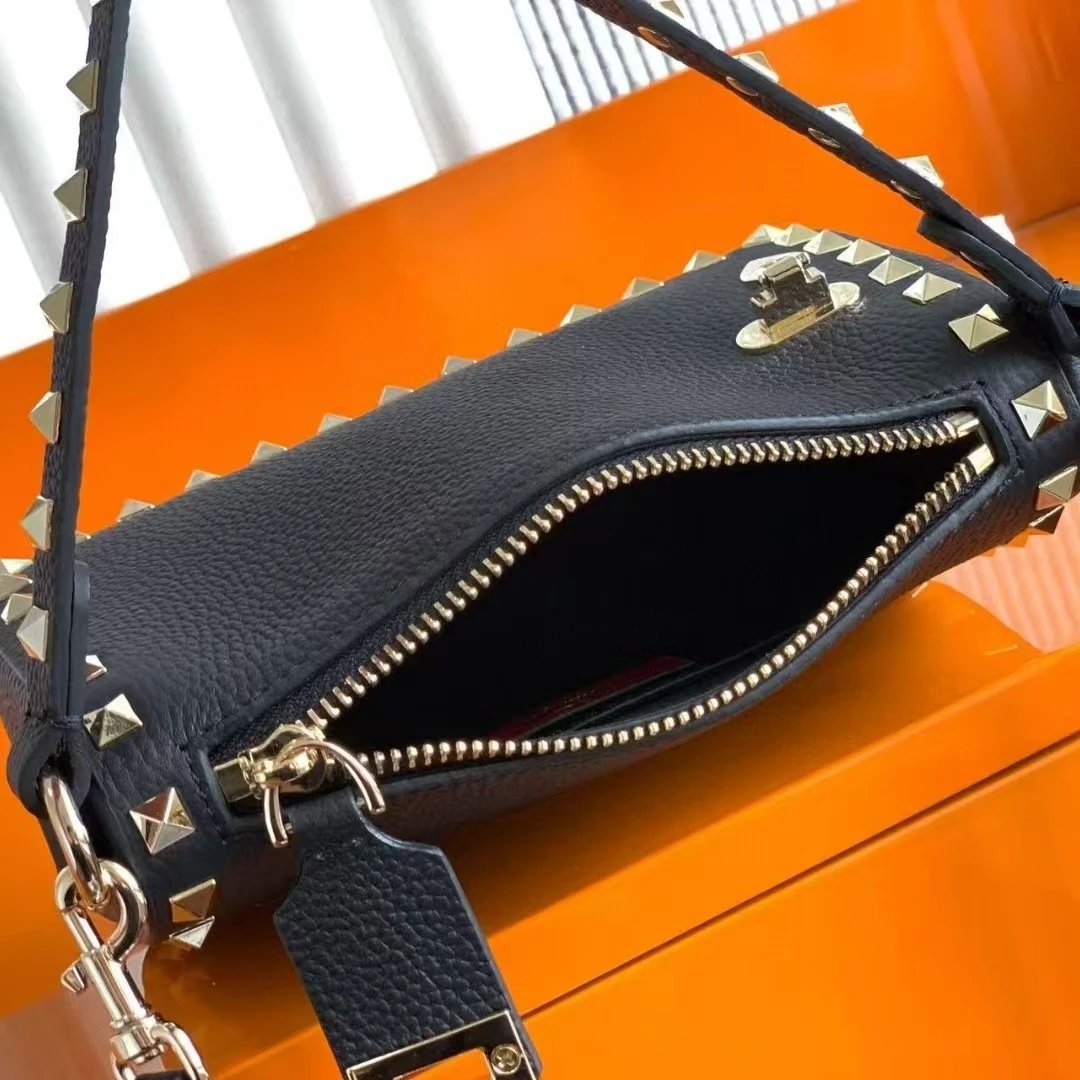 Valentino Garavani Crossbody Bags Rockstud small leather bag image 4
