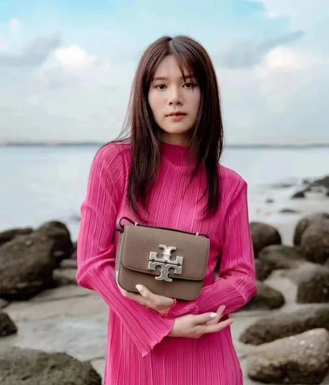 Tory Burch Crossbody Bags Double T flap bag product detail image 7