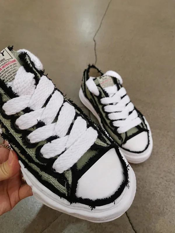 Unbranded Sneakers Low-top distressed canvas with thick soles product detail image 2
