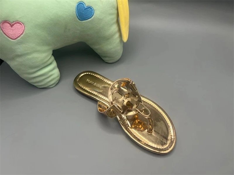 Tory Burch Sandals Double-T Logo Thong Flat — New edition rose gold patent leather