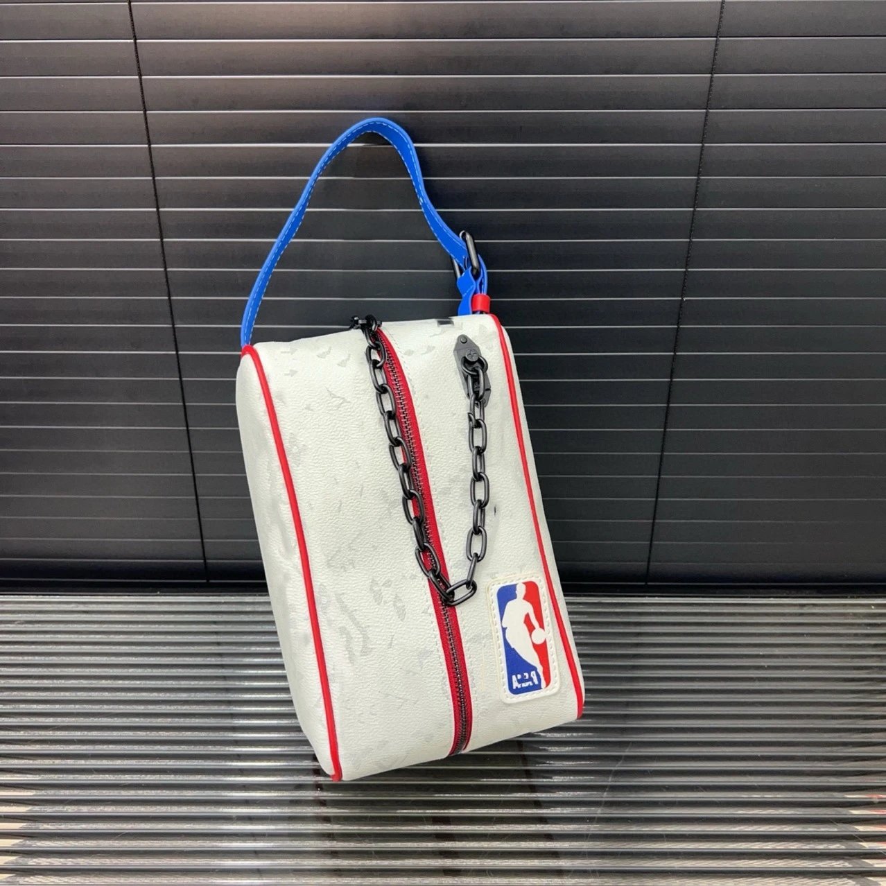 NBA Travel Bags Logo Chain-Detail Zip Cosmetic Bag — White print