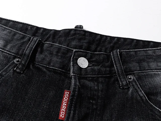 Dsquared2 Shorts Distressed washed denim product detail image 6